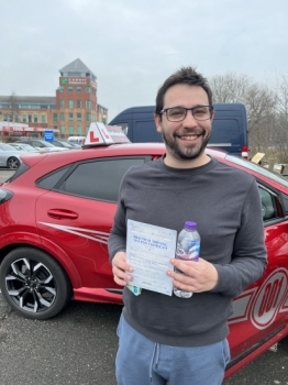 Congratulations to Jeremy Dworetsky who passed 1st time today. Well done.“Steven will teach you everything you need to pass first time and be a safe dri er for life. He is friendly, covid safe, has years of experience and knows all the tips and tricks”.